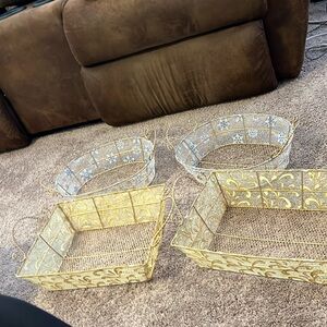 Metal wire christmas baskets (bundle of 4)